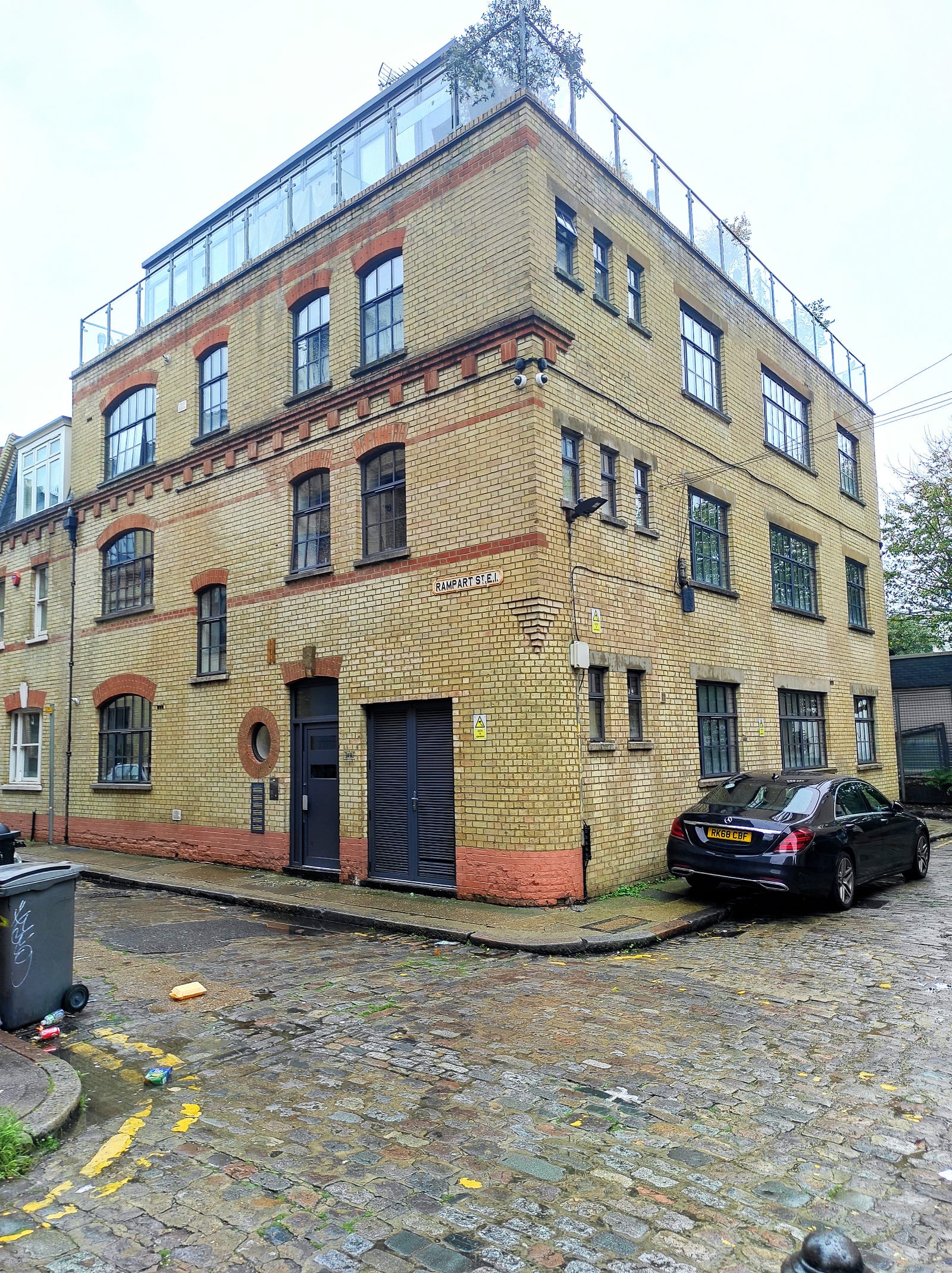 The same building photographed by me nearly twenty years later, now luxury apartments (November 6, 2022)